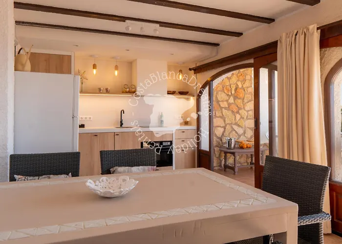Casa Hella Ifach
