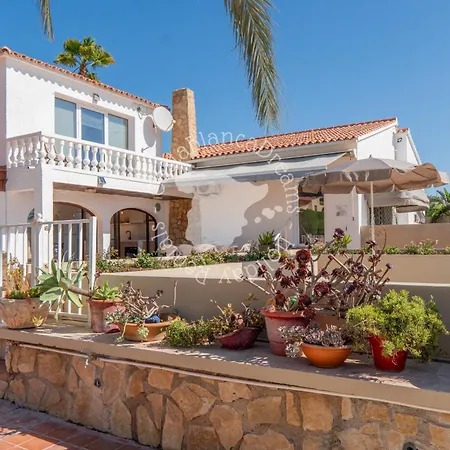 Casa Hella Ifach